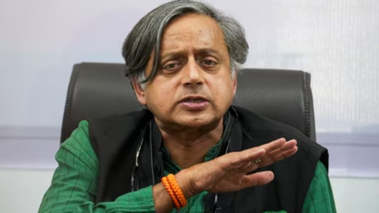 ‘वह बुजुर्ग और बीमारी आदमी है, मैंने दया कर पार्ट टाइम नौकरी दी’: गोल्ड स्मलिंग में गिरफ्तार हुआ PA तो शशि थरूर ने झाड़ा पल्ला, कहा- मेरा लेना-देना नहीं, एजेंसी करें जाँच