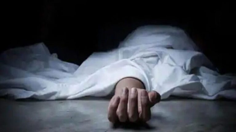 मस्जिद के पीछे प्लास्टिक के ड्रम में पड़ी मिली महिला की सिरकटी लाश, हाथ पर लिखा है – ‘महेश भाटी की धर्मपत्नी: शिनाख्त और कातिलों की तलाश में जुटी अलीगढ़ पुलिस