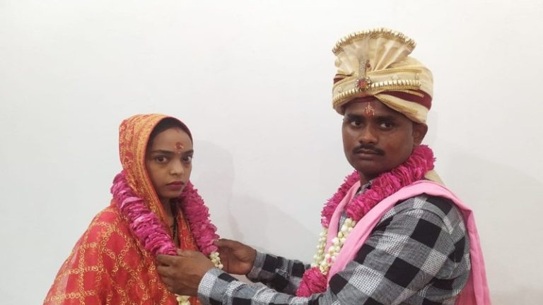 ‘पीटते थे घर वाले, अम्मी ने तो की जान लेने की कोशिश’: बरेली की गुलफ्शा ने अपनाया हिन्दू धर्म, रोशनी पाल बन कर सूरज को चुना जीवन साथी