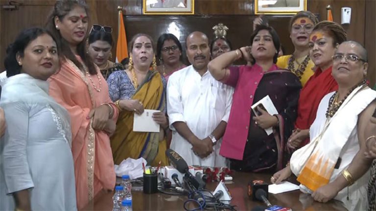 पीएम मोदी के शपथ ग्रहण में शामिल हुए ट्रांसजेंडर, मजदूर-सफाई कर्मी भी रहे मौजूद: कहा – आशीर्वाद देने आए हैं