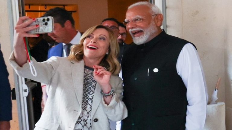 साथ काम करने वाले और एक जैसा सोचने वाले एक-दूसरे के दीवाने होते हैं? प्रधानमंत्री नरेंद्र मोदी और इटली की PM मेलोनी की मीम चरित्र हनन का प्रयास