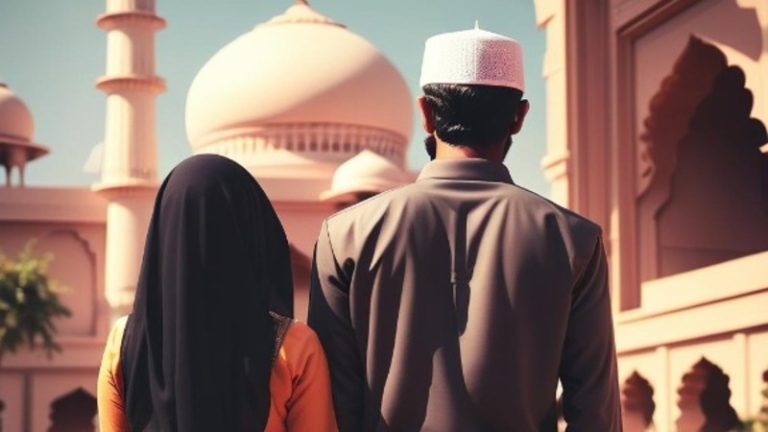 पड़ोसी हिंदू लड़की को लेकर भाग गया सद्दाम अली, भड़के लोगों ने उसके घर-दुकान में लगाई आग: बरेली में 3 पुलिसकर्मी निलंबित