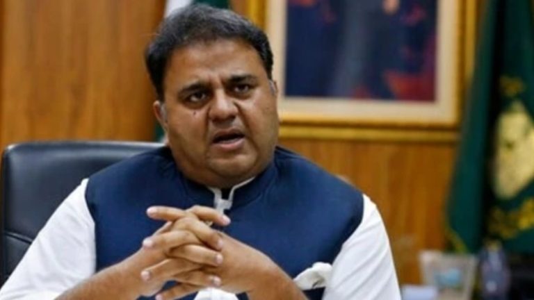 BJP की सीटें घटती देख पाकिस्तान में खुशी, इमरान खान के मंत्री रहे फवाद बोले- भारत ने नरेंद्र मोदी की विचारधारा को खारिज किया, राहुल गाँधी जीत गए