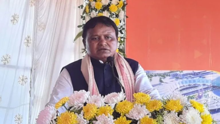 सड़क पर सोने से लेकर, बम हमला झेलने तक… जानें ओडिशा के नए मुख्यमंत्री मोहन चरण माझी कौन हैं, कैसे हुई थी राजनीति की शुरुआत