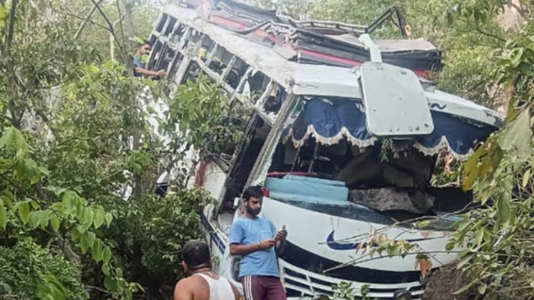 नहीं हो रहा विश्वास… सब बर्बाद हो गया: रियासी आतंकी हमले में मारे गए एक परिवार के 4 लोग, 2 साल के टीटू ने भी दम तोड़ा; परिजनों का रो-रोकर बुरा हाल