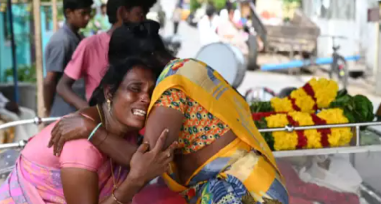 पास में थी सिर्फ 11 बोतल इसलिए छोड़ दिया… तमिलनाडु में जिसने घर-घर बाँटा ‘जहर’, उसे गिरफ्तारी के तुरंत बाद छोड़ा गया था: रिपोर्ट, जहरीली शराब से मरने वालों की संख्या 47 हुई