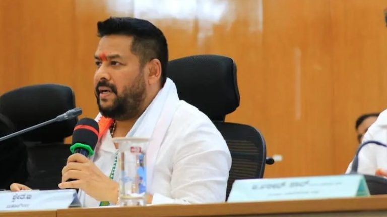 18 बैंक खाते, 95 करोड़ रुपए, अब तक 11 शिकंजे में… जनजातीय समाज का पैसा डकारने के मामले में कॉन्ग्रेस के पूर्व मंत्री गिरफ्तार, खुद को पिछड़ों का रहनुमा बताती है पार्टी