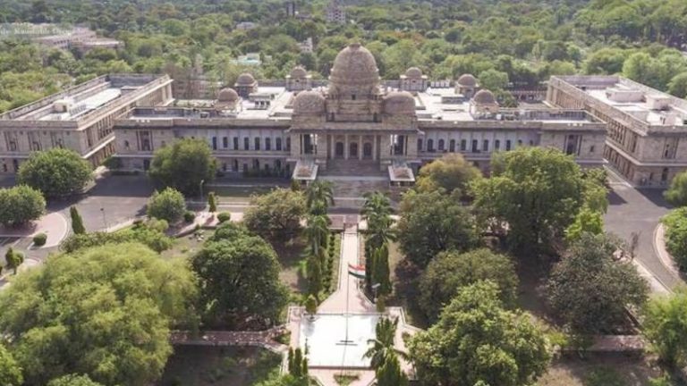 ‘वन्दे मातरम’ न कहने वालों को सेना के जवान और डॉक्टर ने Whatsapp ग्रुप में कहा – पाकिस्तान जाओ: सिद्दीकी ने करवा दी थी FIR, हाईकोर्ट ने रद्द किया