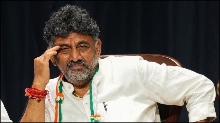 कर्नाटक के उपमुख्यमंत्री DK शिवकुमार को सुप्रीम कोर्ट से झटका, चलती रहेगी आय से अधिक संपत्ति मामले CBI की जाँच: दौलत के 5 साल में ही ₹33 करोड़ से ₹162 करोड़ होने का आरोप