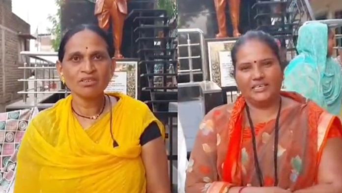धुले, महिलाएँ, हमला