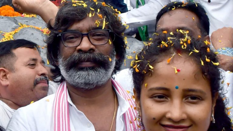 फिर से झारखंड के मुख्यमंत्री बने हेमंत सोरेन, मंत्रियों के नाम अभी फाइनल नहीं: घोटाले में गिरफ्तारी के बाद चंपई सोरेन को सौंपी थी कुर्सी