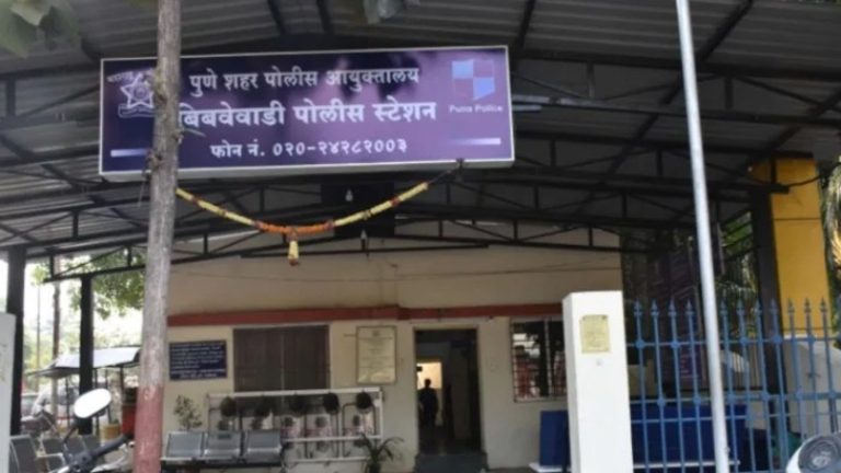 लात-घूँसे ही नहीं, तलवार और काँच की बोतल भी मारी: पुणे में दलित युवक के साथ चलती सड़क पर मारपीट, अफरीदी, एजाज समेत 4 पर केस दर्ज