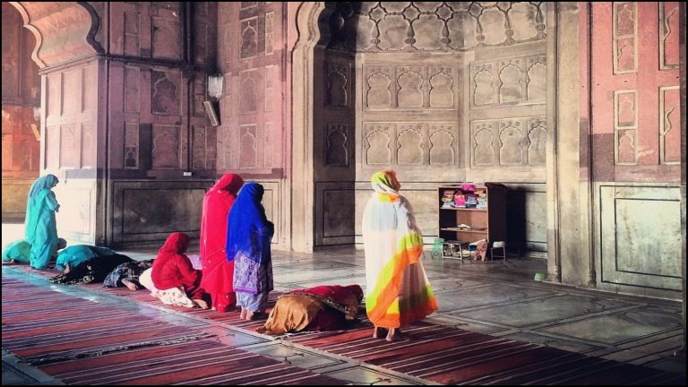 मस्जिद में नमाज अदा कर सकती हैं अखबारी शिया औरतें भी, तेलंगाना हाई कोर्ट का फैसला: कहा- कुरान नहीं रोकती, वक्फ बोर्ड कर रहा था विरोध
