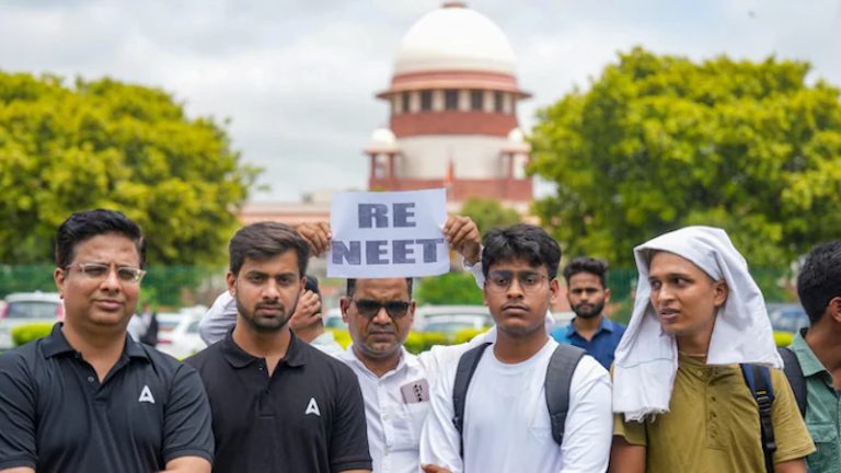 ‘ये पता करना होगा कि पेपर लीक किस हद तक हुआ है’: सुप्रीम कोर्ट ने NEET परीक्षा रद्द करने से किया इनकार, सरकार से कहा – चिह्नित कीजिए इसमें किन लोगों को हुआ फायदा