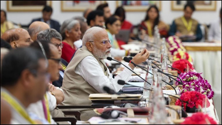 हर भारतीय की 15 लाख रुपए हर साल कमाई (8-9 गुना वृद्धि), GDP से तोड़ना है मिडिल क्लास का जाल: 2047 के लिए NITI आयोग का रोडमैप