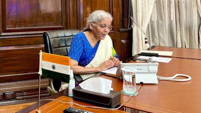 ₹3 लाख तक की आय पर 0% टैक्स, स्टैंडर्ड डिडक्शन ₹50000 से ₹75000 हुआ: जानिए करदाताओं के लिए बजट 2024 में क्या-क्या, TDS भरने में देरी अपराध नहीं