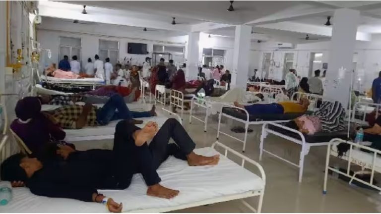 मुहर्रम की जुलूस में शरबत पीने से 400 बीमार, होने लगा उल्टी-दस्त: भीड़ ने डिस्पेंसरी का ताला तोड़कर ORS पीया, महिलाएँ और बच्चे भी शामिल
