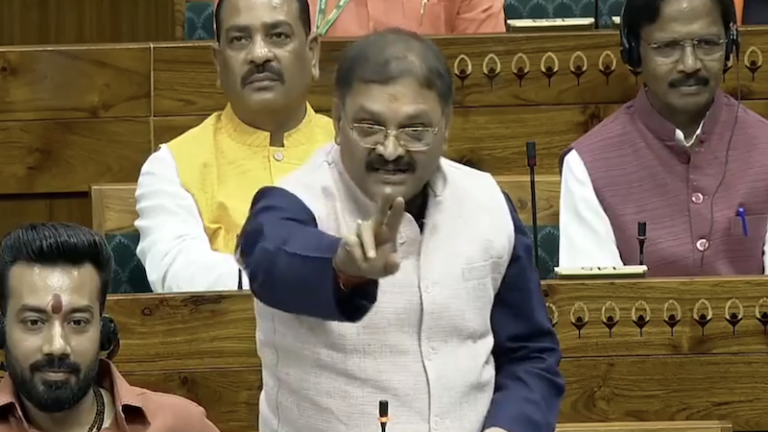 रग-रग हिन्दू मेरा परिचय… राहुल गाँधी-अखिलेश यादव को एक साथ धोने वाले संतोष पांडेय कौन? पूछा – प्रवीण नेट्टारू और कन्हैया लाल को काटने वाले कौन थे?
