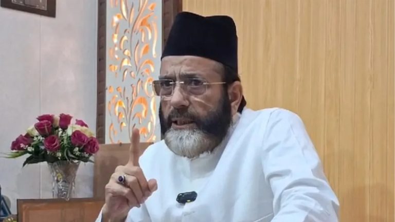 ‘एक भी धर्मांतरण हुआ तो तौकीर रजा की जीभ काट लूँगा’: सामूहिक निकाह के ऐलान के बाद माहौल गर्म, पुलिस बोली- शांति-व्यवस्था से खिलवाड़ नहीं होने देंगे