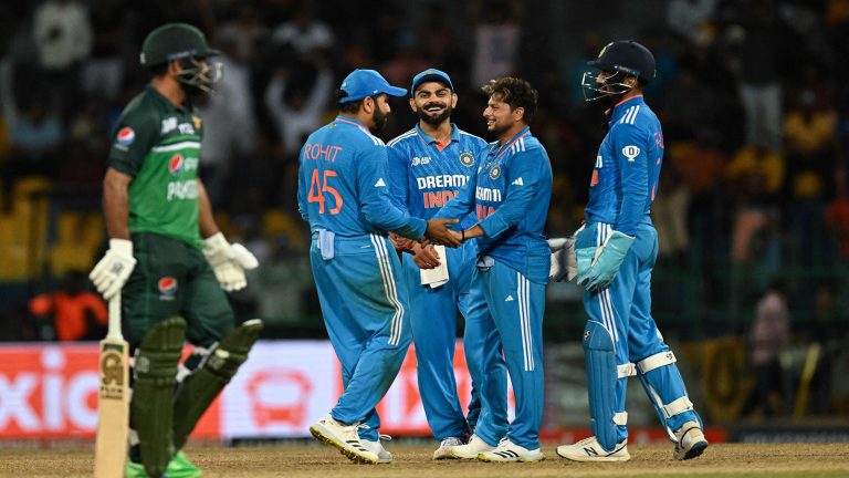 चैंपियस ट्रॉफी का शेड्यूल तो आ गया, पर टीम इंडिया के पाकिस्तान नहीं जाने के आसार: BCCI ने दुबई-श्रीलंका में मैच कराने का आईसीसी को दिया प्रस्ताव