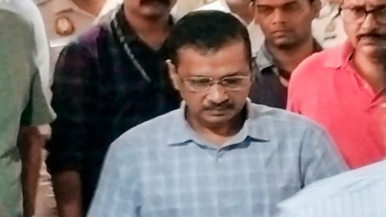 ₹100 करोड़ की घूस, ₹45 करोड़ का डायरेक्ट फायदा AAP ने उठाया: दिल्ली शराब घोटाले में ED की चार्जशीट का कोर्ट ने लिया संज्ञान, CM केजरीवाल की बेल याचिका पर तत्काल सुनवाई से इनकार