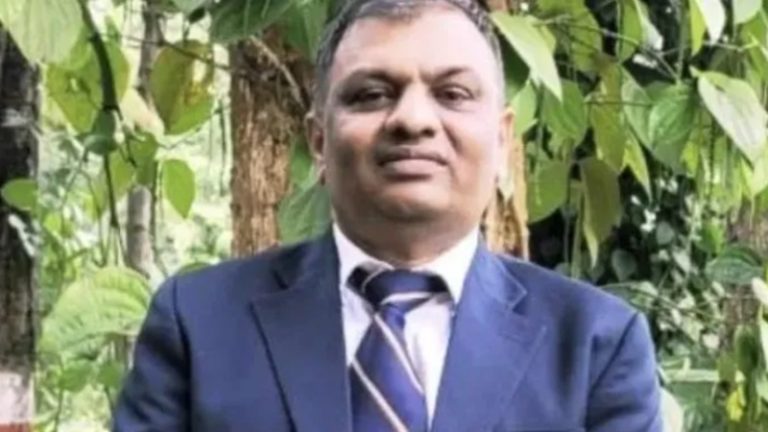 ओडिशा सरकार ने IPS को किया सस्पेंड, महिला इंस्पेक्टर से जबरन करना चाहता था शादी: एक्स्ट्रा मैरिटल अफेयर में घर में घुस मचाया उत्पात, पति को पीटा