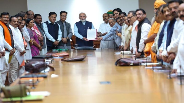 SC/ST के क्रीमी लेयर को आरक्षण का लाभ नहीं: सुप्रीम कोर्ट की टिप्पणी पर PM मोदी से मिले भाजपा के सांसद, दिया गया गंभीरता से विचार करने का भरोसा