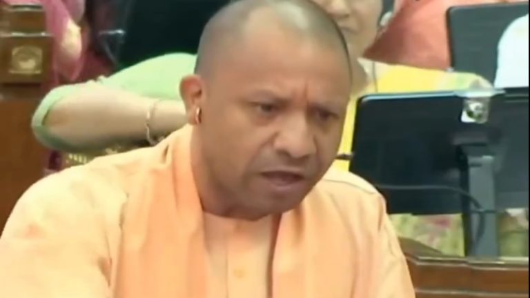 ‘पहला अपराधी पवन यादव और दूसरा मोहम्मद अरबाज…’: लखनऊ में महिला के साथ बदसलूकी पर CM योगी ने पूरी चौकी को किया सस्पेंड, कहा- अब बुलेट ट्रेन चलाएँगे