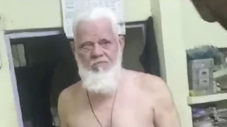 70 साल का मौलाना चच्चा, 8 साल की बच्ची का कपड़ा उतारा, खुद भी हो गया नंगा: पकड़ा गया तो मज़हब का वास्ता देकर हुआ फरार, UP पुलिस की 5 टीमें तलाश में