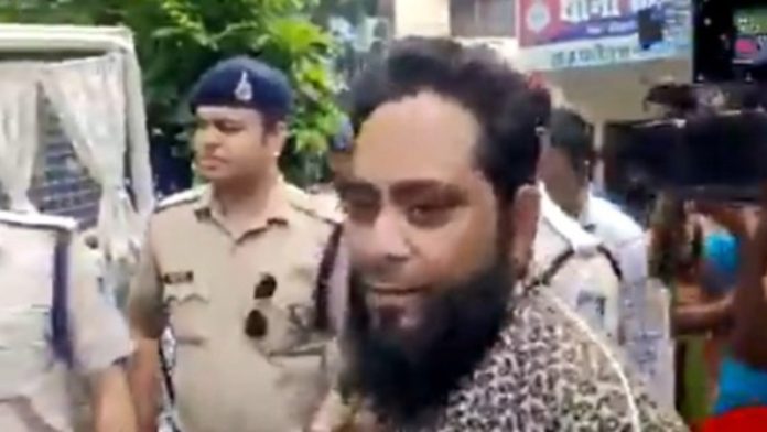 मौलना छतरपुर गिरफ्तार वीडियो