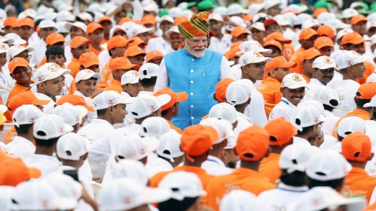 कौन कहता है कमजोर हुआ नरेंद्र मोदी का मैजिक, क्योंकि पब्लिक कह रही उन जैसा प्रधानमंत्री कोई नहीं: राहुल गाँधी के लिए दिल्ली अब भी बहुत दूर