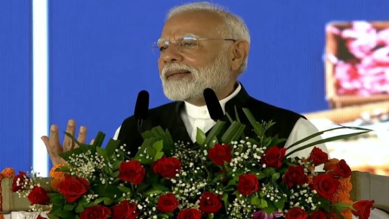 ‘महिलाओं के प्रति अपराध अक्षम्य, अपराधियों के साथ-साथ मददगार भी नहीं बख्शे जाने चाहिए’: महाराष्ट्र में PM मोदी ने लखपति दीदियों की सफलता की बताई कहानी