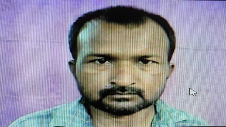 जनजातीय समाज के हवलदार की हत्या कर फरार हो गया था शाहिद अंसारी, शमीम ने छिपने में की मदद: पुलिस ने दोनों को दबोचा