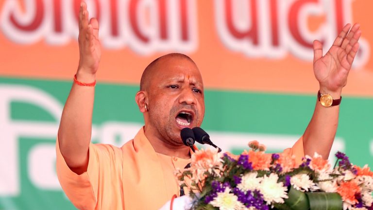 UP के मुख्यमंत्री के रूप में योगी आदित्यनाथ ने बनाया नया रिकॉर्ड: ध्वजारोहण करते ही मुलायम-मायावती सबको पीछे छोड़ा, देखें लिस्ट में कौन कहाँ