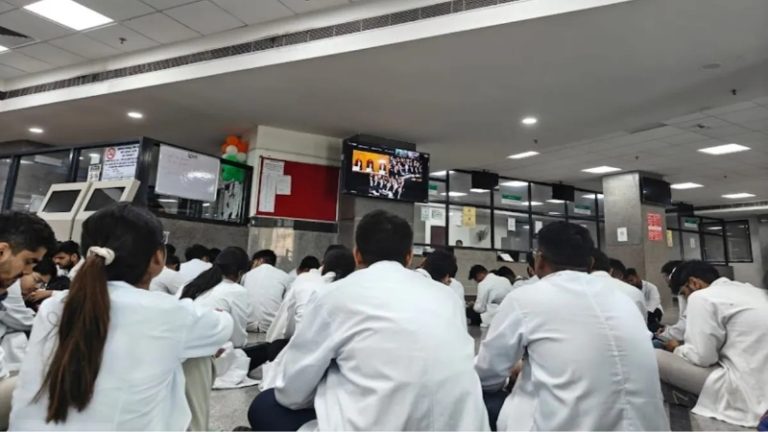 सुरक्षा के लिए NTF गठन के बाद AIIMS के डॉक्टरों का हड़ताल खत्म, CJI बोले- हम भी सरकारी अस्पताल के फर्श पर सोए हैं, मरीजों से सहानुभूति