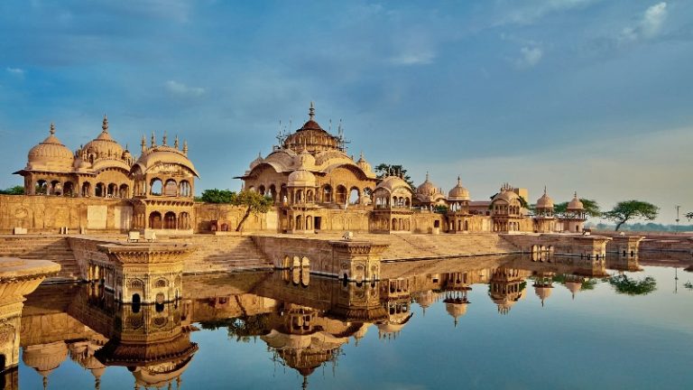जिनकी धर्म में आस्था हो, जिन्हें वेद-शास्त्रों का ज्ञान हो उनके नियंत्रण में होने चाहिए मंदिर: इलाहाबाद हाई कोर्ट, कहा- वकीलों और जिला प्रशासन से मुक्ति का समय आ गया