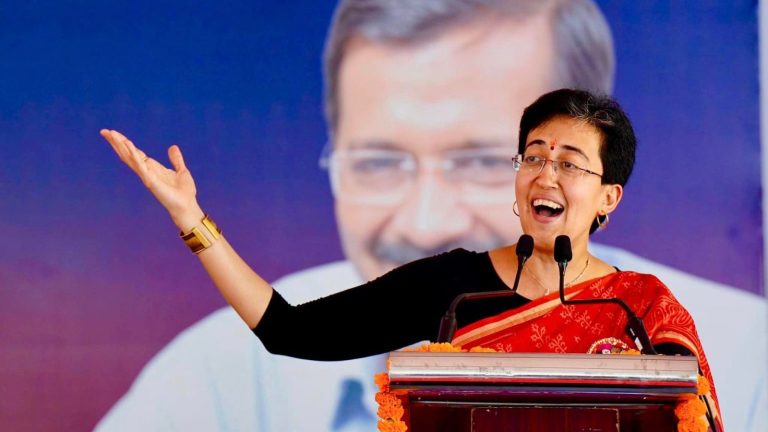 शराब घोटाले में जिसका ED के सामने लिया नाम, उसे ही बना दिया दिल्ली का CM: वामपंथन आतिशी के माता-पिता रहे हैं आतंकी अफजल गुरु के ‘फैन’