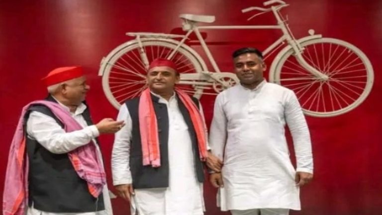 ‘5 गाड़ियों में आए, कनपटी में पिस्टल सटा पूरे शहर में घुमाया’: जानिए कैसे हुआ अयोध्या के रवि तिवारी का अपहरण, MP अवधेश प्रसाद के जिस बेटे का FIR में नाम उसे ही सपा ने दिया विधायकी का टिकट