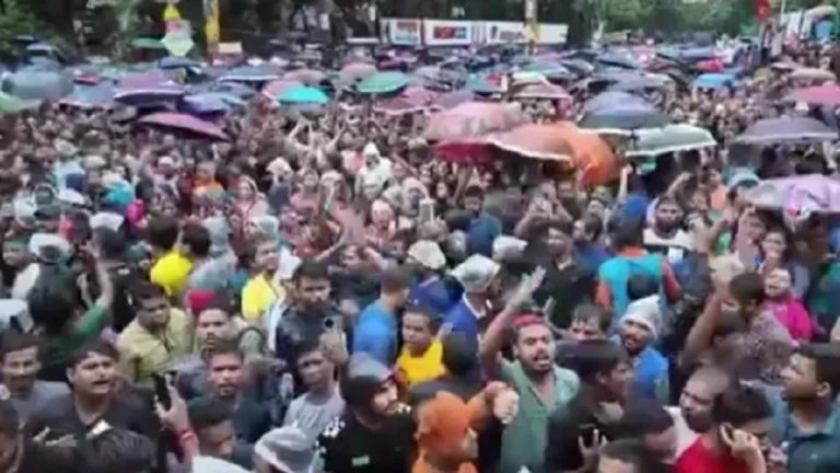 इस्लामी कट्टरपंथियों की हिंसा से तंग आए बांग्लादेशी हिंदू, ढाका सहित कई शहरों के हाईवे किए जाम: लगा रहे न्याय और सुरक्षा की गुहार