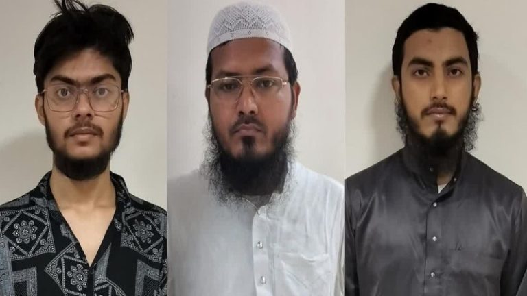 ‘पढ़ाई, कमाई और दवाई’ – विक्टिम कार्ड का खोल पहनने के लिए बांग्लादेशी घुसपैठियों के 3 हथियार: विदेशी में मौजूद बैठे संगठन भी लुटा रहे पैसे, देवबंद से कनेक्शन