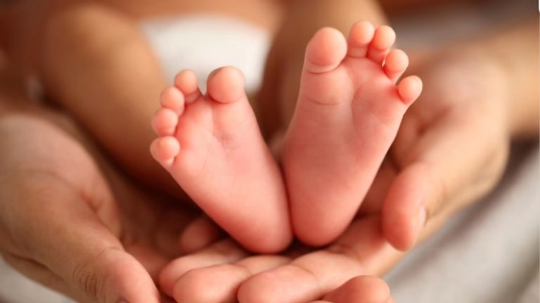 14 महीने के पोते को दाँतों से काटा, इतना पीटा कि हो गई मौत… गुजरात की हत्यारिन दादी कुलसन सैयद गिरफ्तार: बच्चे के गाल-सिर-हाथ-पैर हर जगह थे काटने के निशान