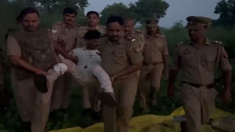 बछिया को काटने जा रहे थे महफूज और महमूद: UP पुलिस ने रोका तो करने लगे फायरिंग, पाँव में लगी यूपी पुलिस की गोली, गिरफ्तार