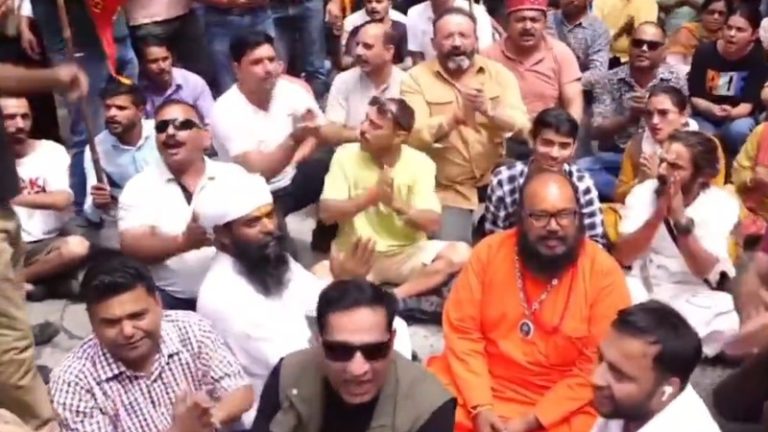 अवैध इबादतगाह नहीं बर्दाश्त, अतिक्रमण हटाओ: हिमाचल प्रदेश में शिमला से कुल्लू तक हिंदुओं का प्रदर्शन, सड़क पर किया हनुमान चालीसा पाठ