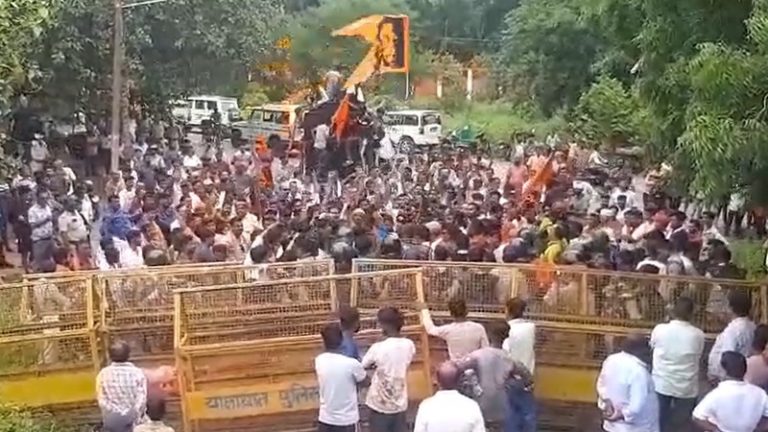गायत्री मंदिर की जमीन पर बना दी मस्जिद, अब बढ़ा रहे आकार: यूँ ही नहीं उबला जबलपुर का हिंदू समाज, VHP ने कहा- 10 दिन में एक्शन लो, नहीं तो करेंगे कारसेवा