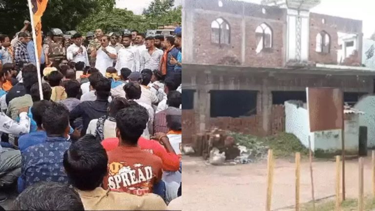 जबलपुर में गायत्री मंदिर की जमीन पर बनी मस्जिद तोड़ने पहुँचे हिंदू संगठन, प्रशासन को दिया 10 दिन का अल्टीमेटम: कड़ी सुरक्षा के बीच स्थिति तनावपूर्ण