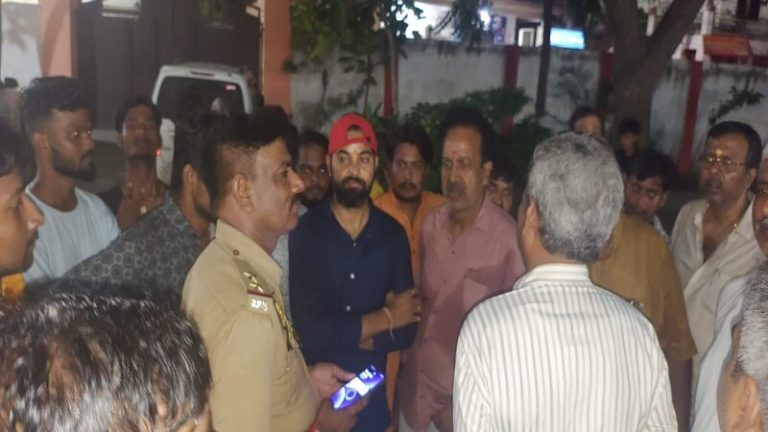 ‘अल्लाह हू अअकबर’ के नारे लगाते हुए भीड़ ने गणेश पंडाल पर किया हमला, कहा- बंद करो पूजापाठ, वर्ना बुरा अंजाम होगा: लखनऊ की घटना