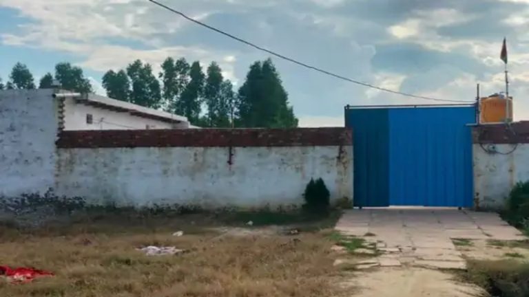 मदरसे के 12 वर्षीय छात्र को मौलाना ने बीड़ी पीने से रोका, कर दी पिटाई: गुस्साए किशोर ने रात में आकर आस मोहम्मद के गले को आरी से रेता, हालत गंभीर