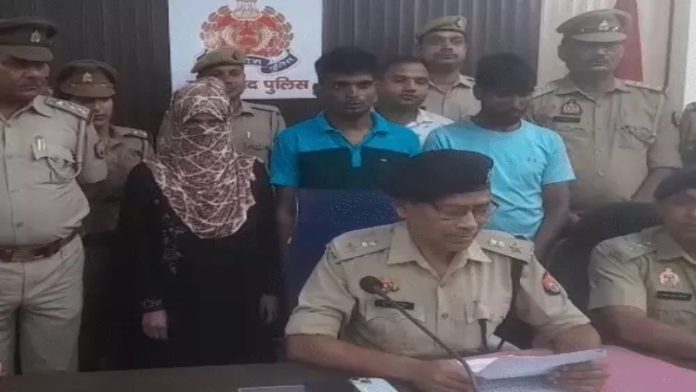 आरोपित प्रेमिका मेहनाज, उसका भाई सद्दाम और रिजवान