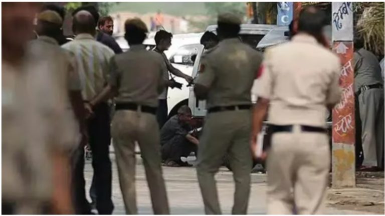 रात को FIR दर्ज कराने ओडिशा के थाने में गई आर्मी अधिकारी की मंगेतर, दावा- पुलिस वालों ने बाँधकर पीटा, पैंट उतार दिखाए प्राइवेट पार्ट: जानिए अब तक क्या हुआ