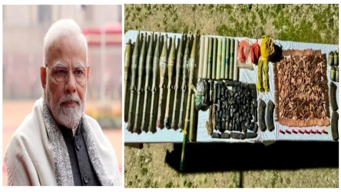 पीएम मोदी और बरामद हथियार